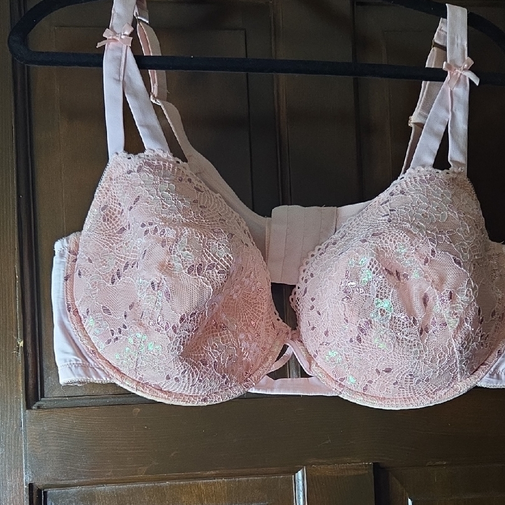 Elegant Pink Lace Bra